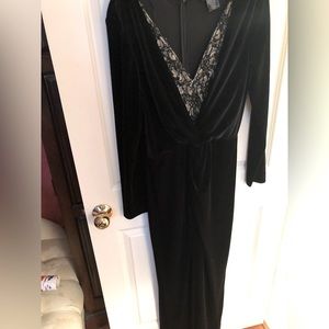 Cachet velvet long dress - size 14